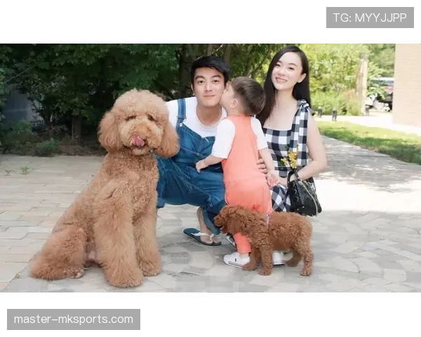 李小鹏家的狗吃的都比我一个月工资还贵